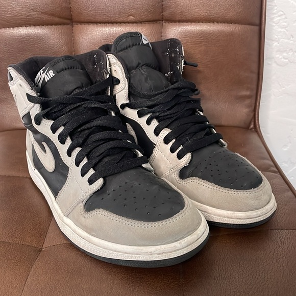 Air Jordan 1 OG High Mens Reverse Shadow High Top Sneakers Size 9 - Picture 4 of 13